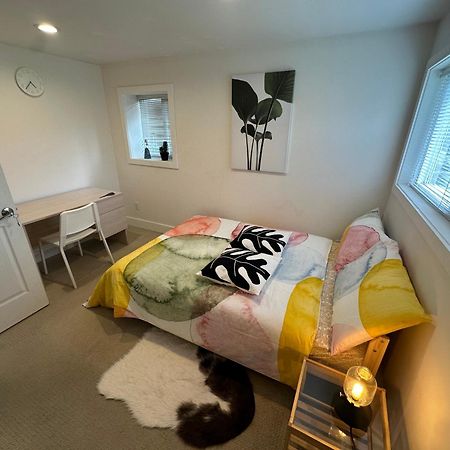 Private Room In A Shared House 밴쿠버 외부 사진