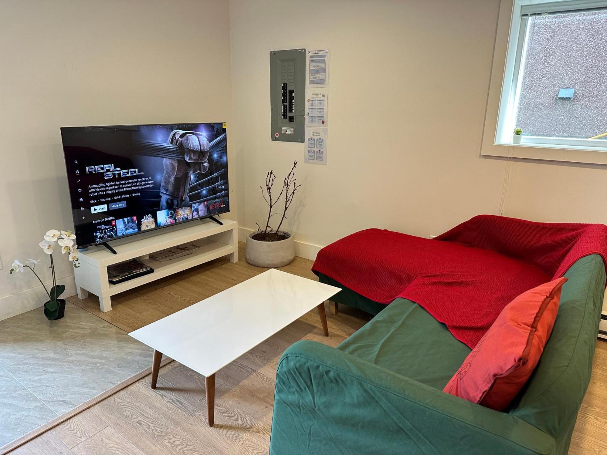 Private Room In A Shared House 밴쿠버 외부 사진