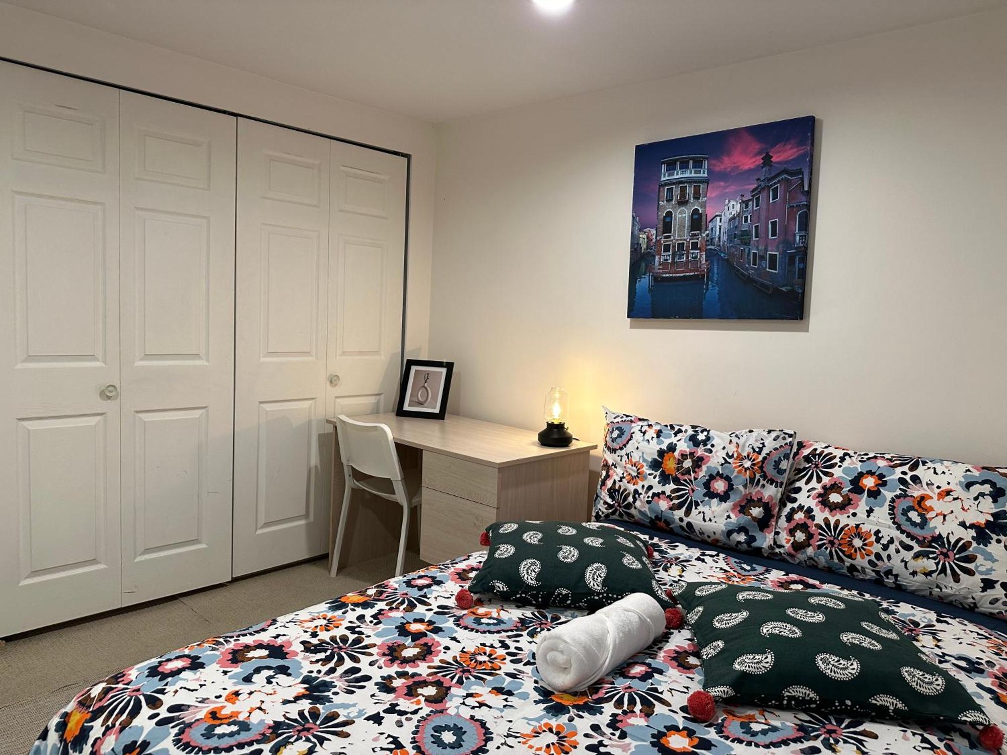 Private Room In A Shared House 밴쿠버 외부 사진